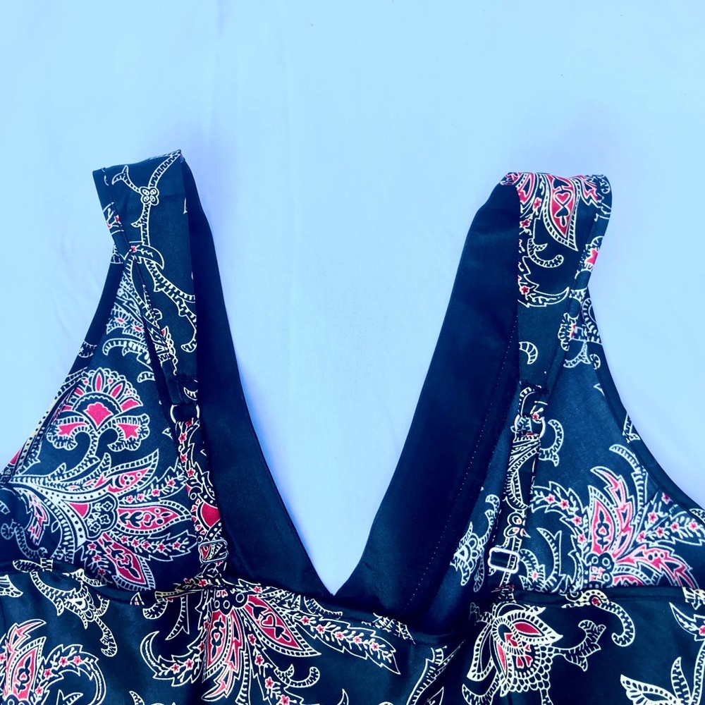 Women’s Jones New York Black & Red Floral V-Neck Sleeveless Nightgown Size Small - Picture 4 of 7